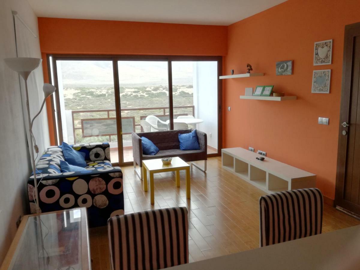Surfhouse Hostel Famara Caleta De Famara Zewnętrze zdjęcie